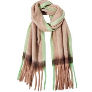 URBAN OUTFITTERS Cozy Oversized Knit Scarf